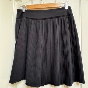Banana Republic Black Micro Pleat Mini Skirt. Size 4 Petite